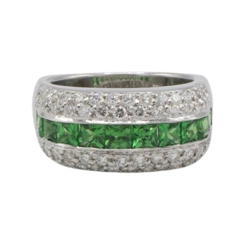 18 Karat White Gold Natural Diamond & Demantoid Green Garnet French Cut Dome Band Ring