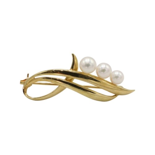 Mikimoto 18 Karat Yellow Gold Akoya Cultured Pearl Brooch Pin